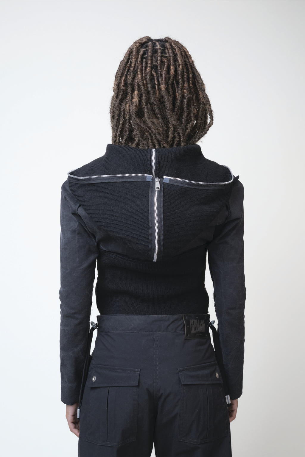 MULTI ZIPPER HOOD BLACK