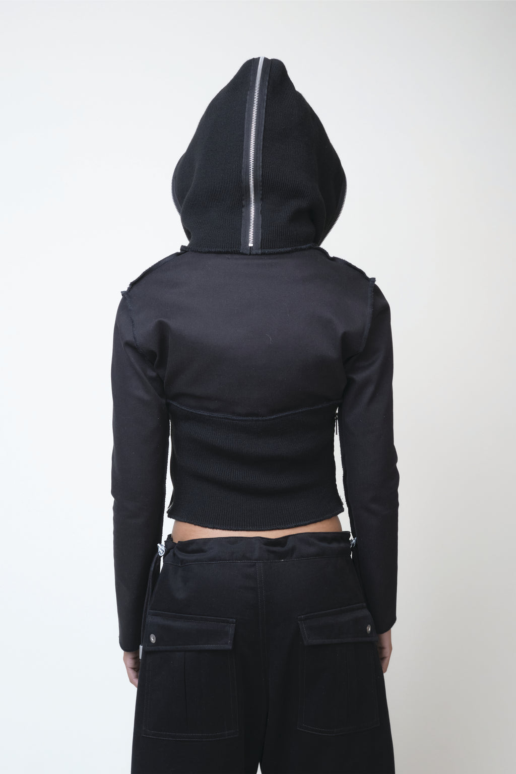 MULTI ZIPPER HOOD BLACK