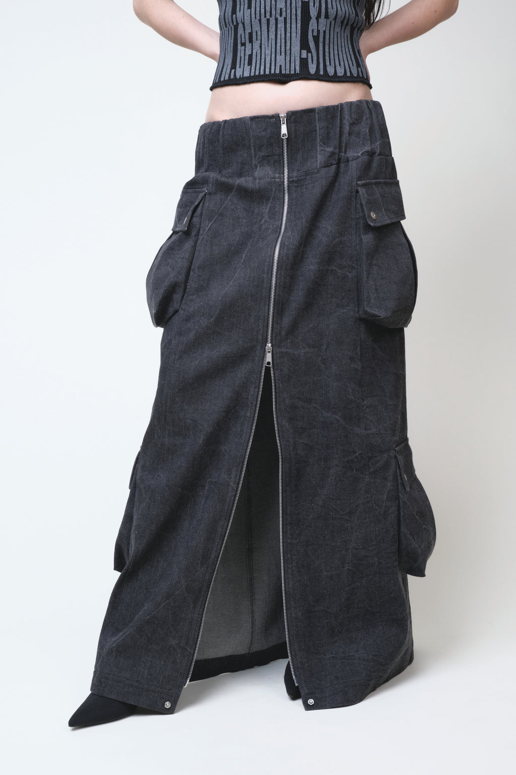 CARGO ZIPPER SKIRT WASHED BLACK DENIM
