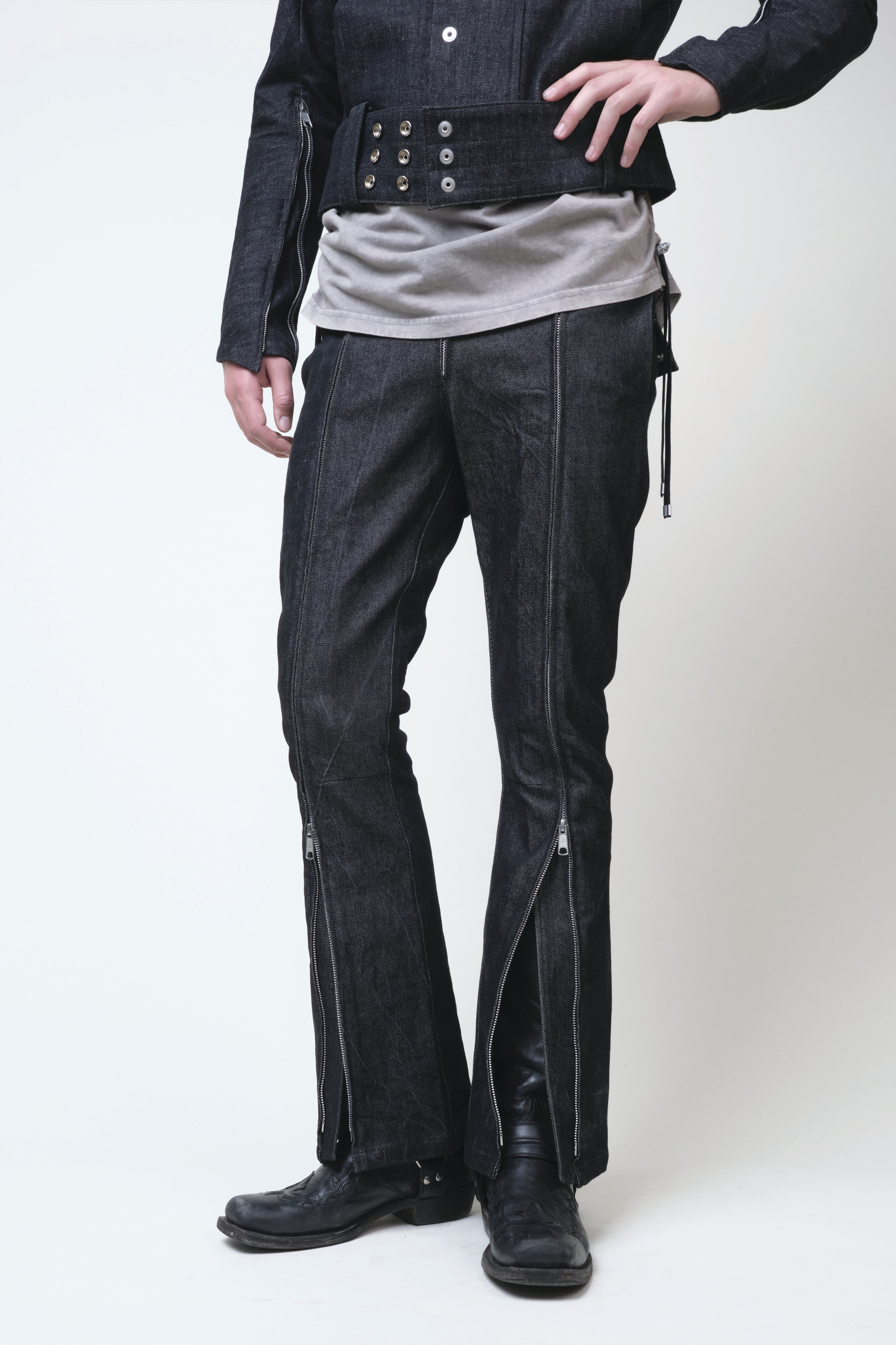 FULL ZIPPER BOOTCUT WASHED DENIM