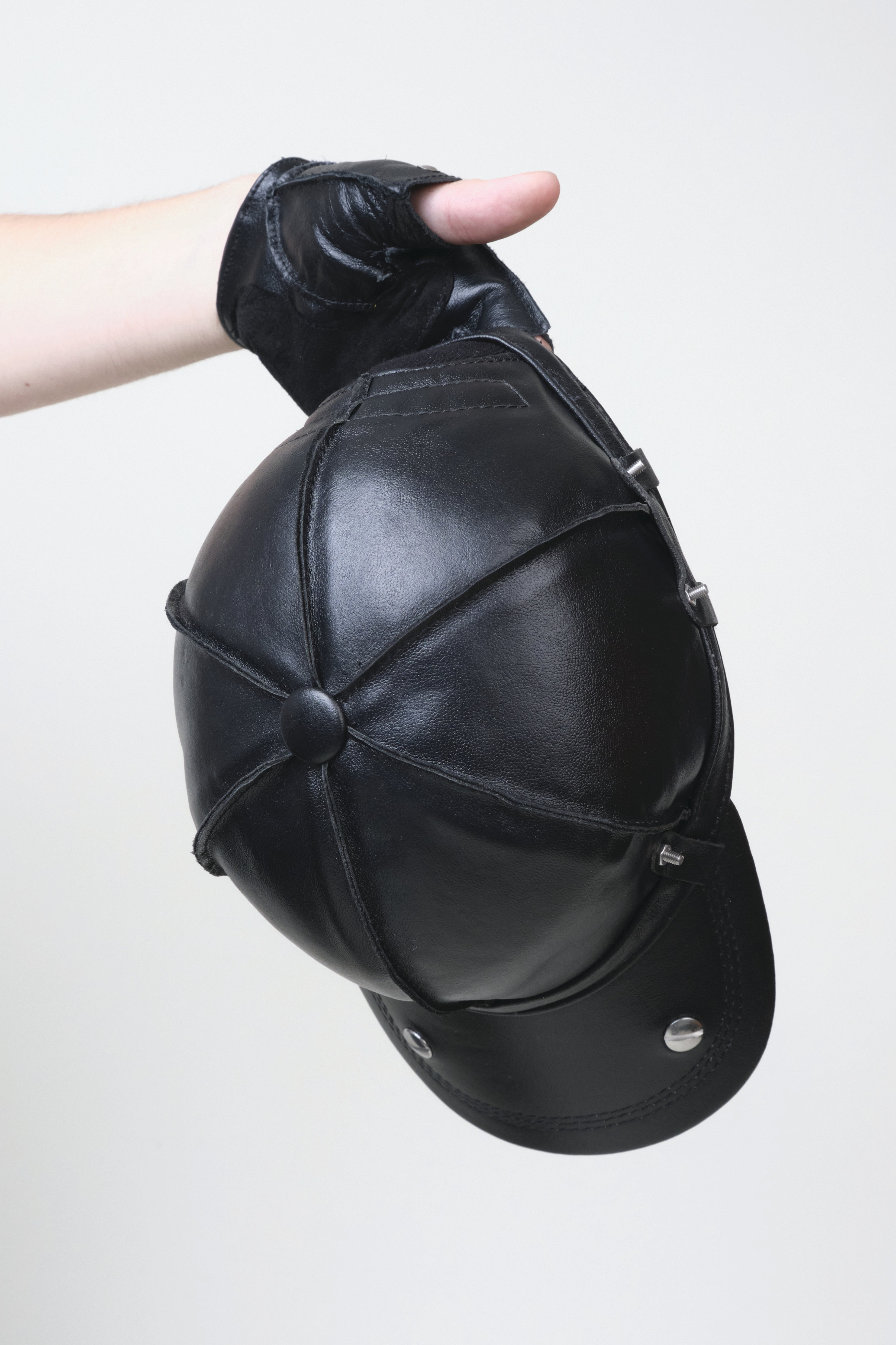 LEATHER CAP
