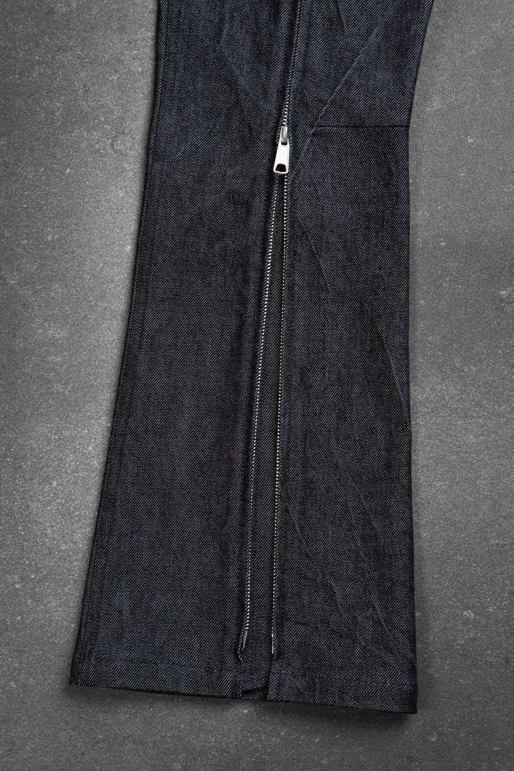 FULL ZIPPER BOOTCUT WASHED DENIM