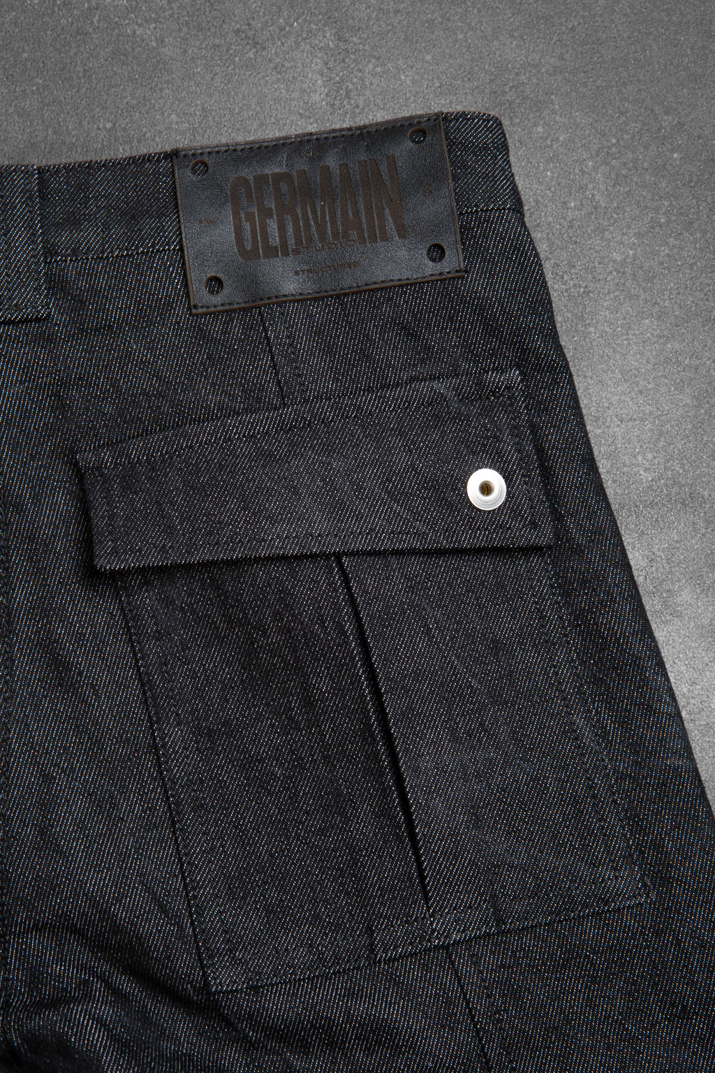 FULL ZIPPER BOOTCUT WASHED DENIM