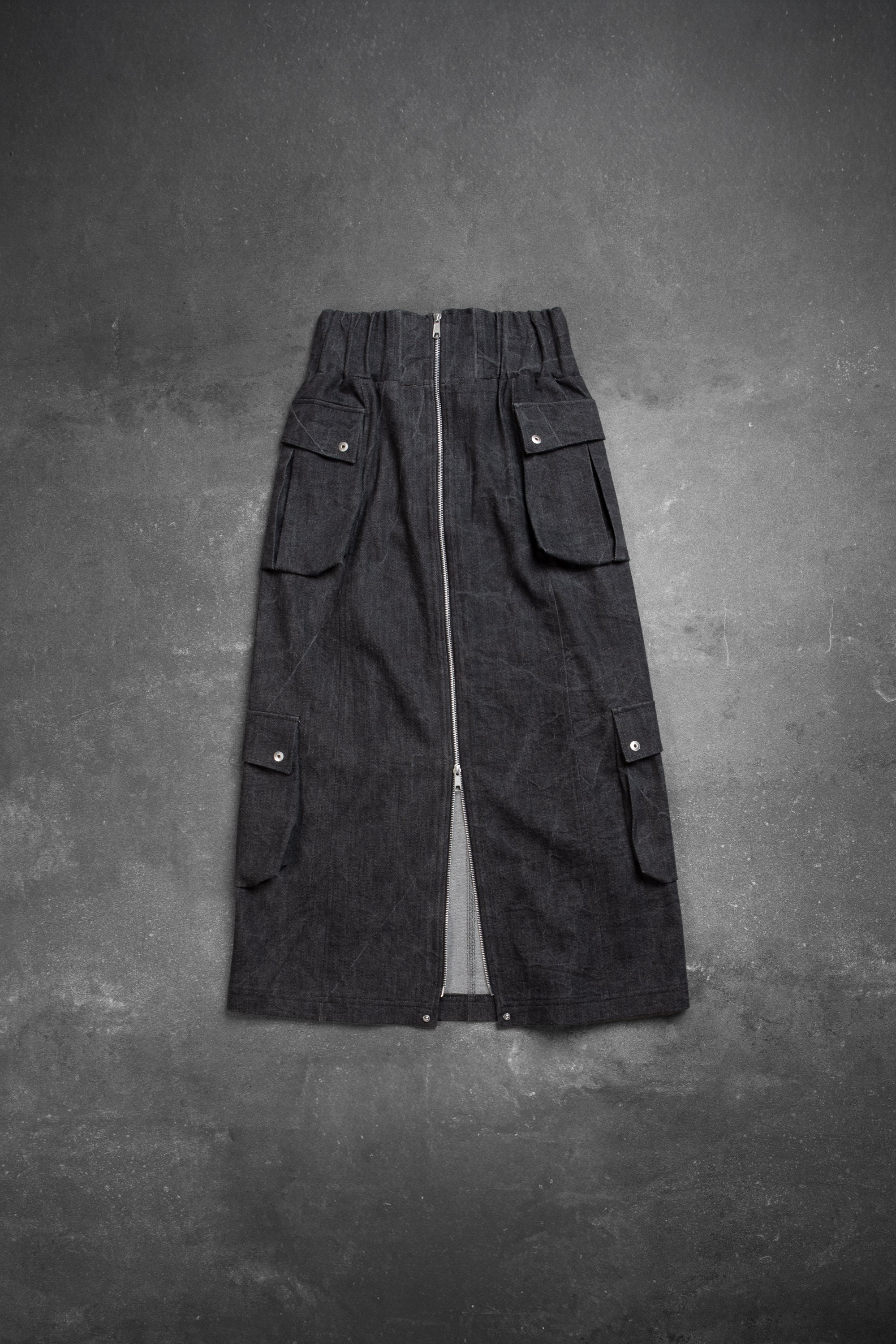 CARGO ZIPPER SKIRT WASHED BLACK DENIM