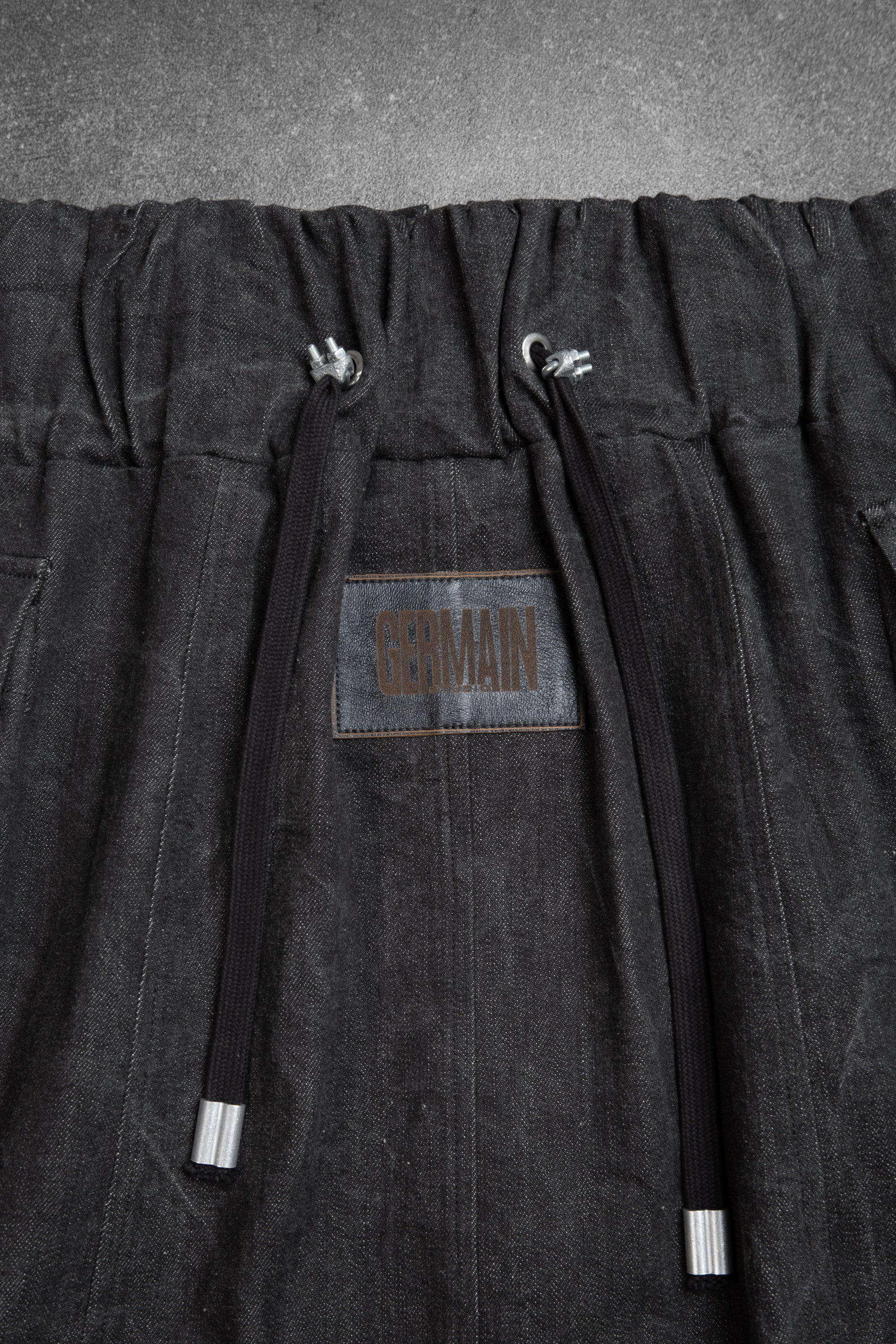 CARGO ZIPPER SKIRT WASHED BLACK DENIM