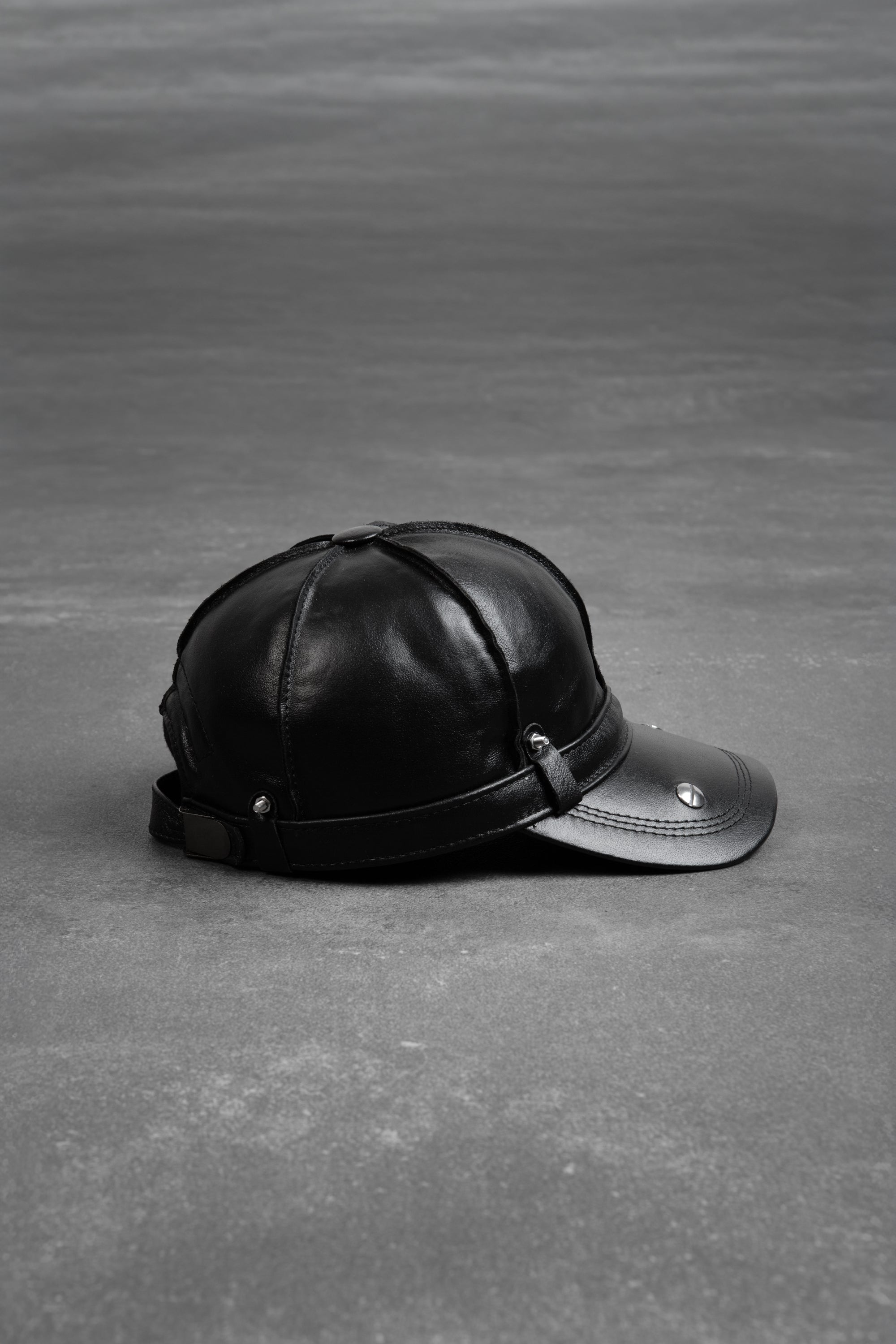 LEATHER CAP