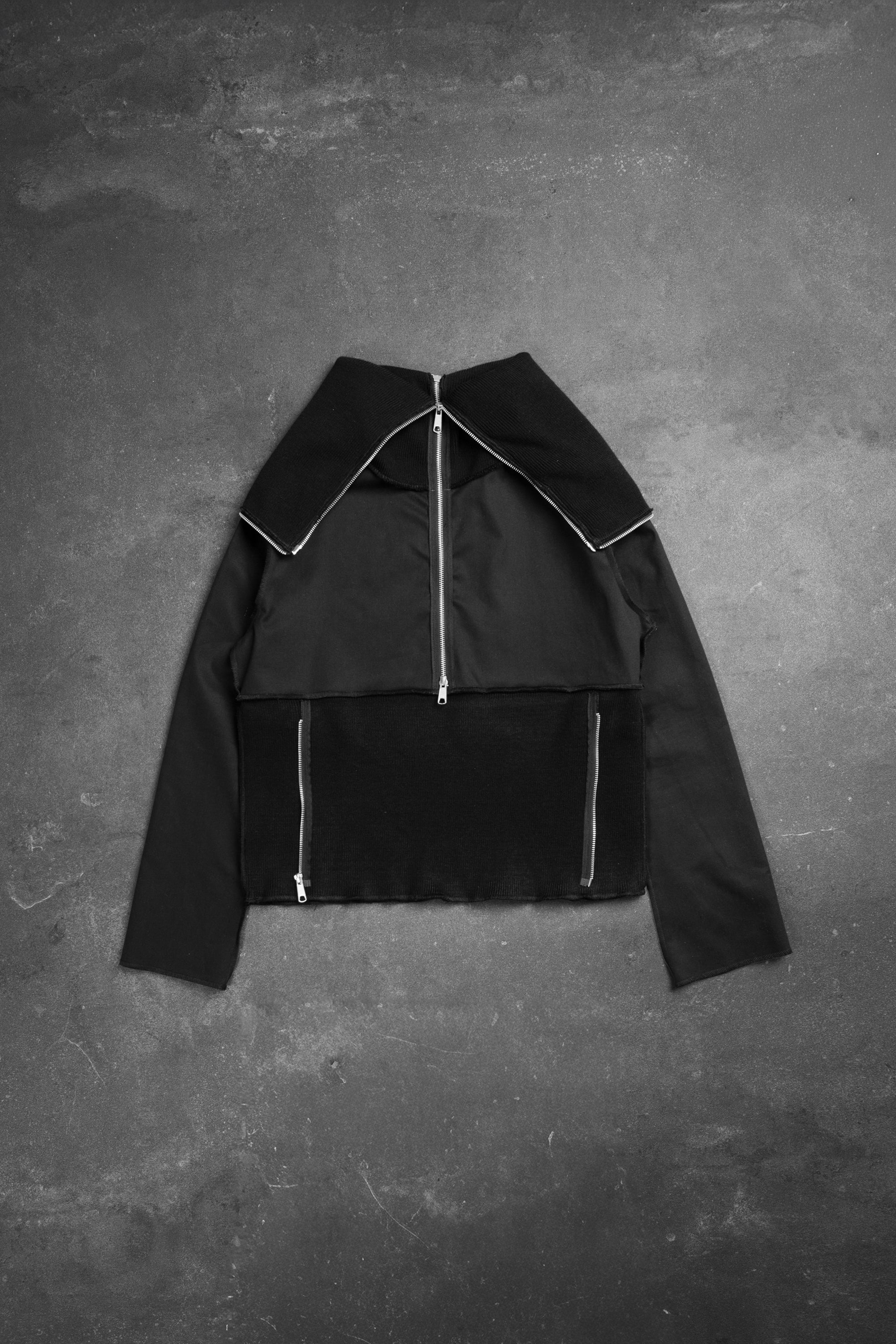 MULTI ZIPPER HOOD BLACK