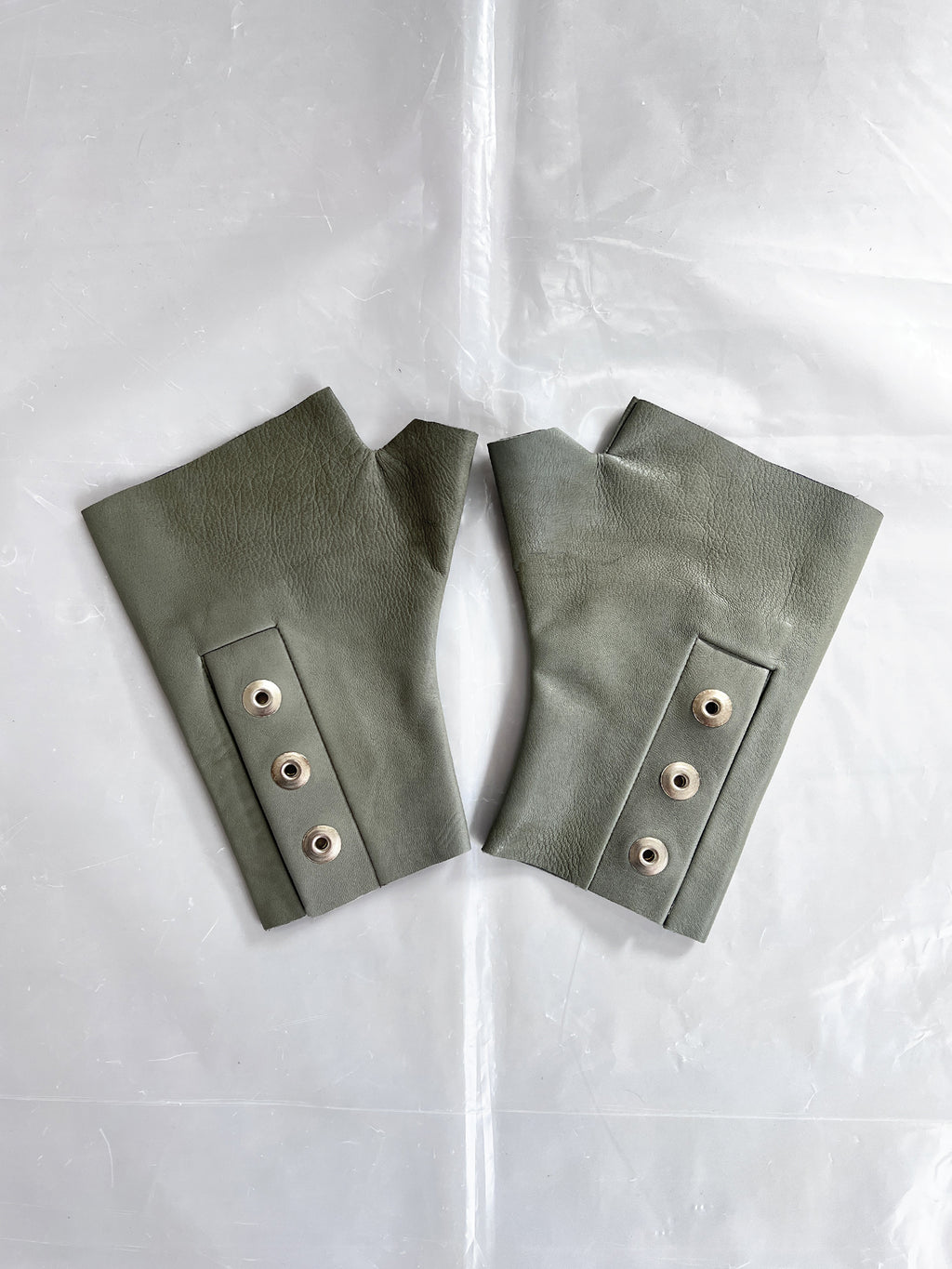 OXYDE leather gloves