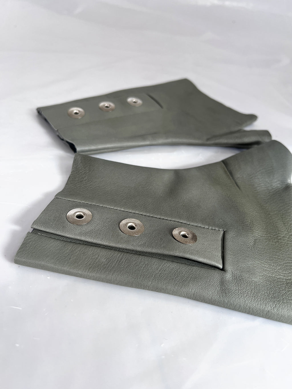OXYDE leather gloves