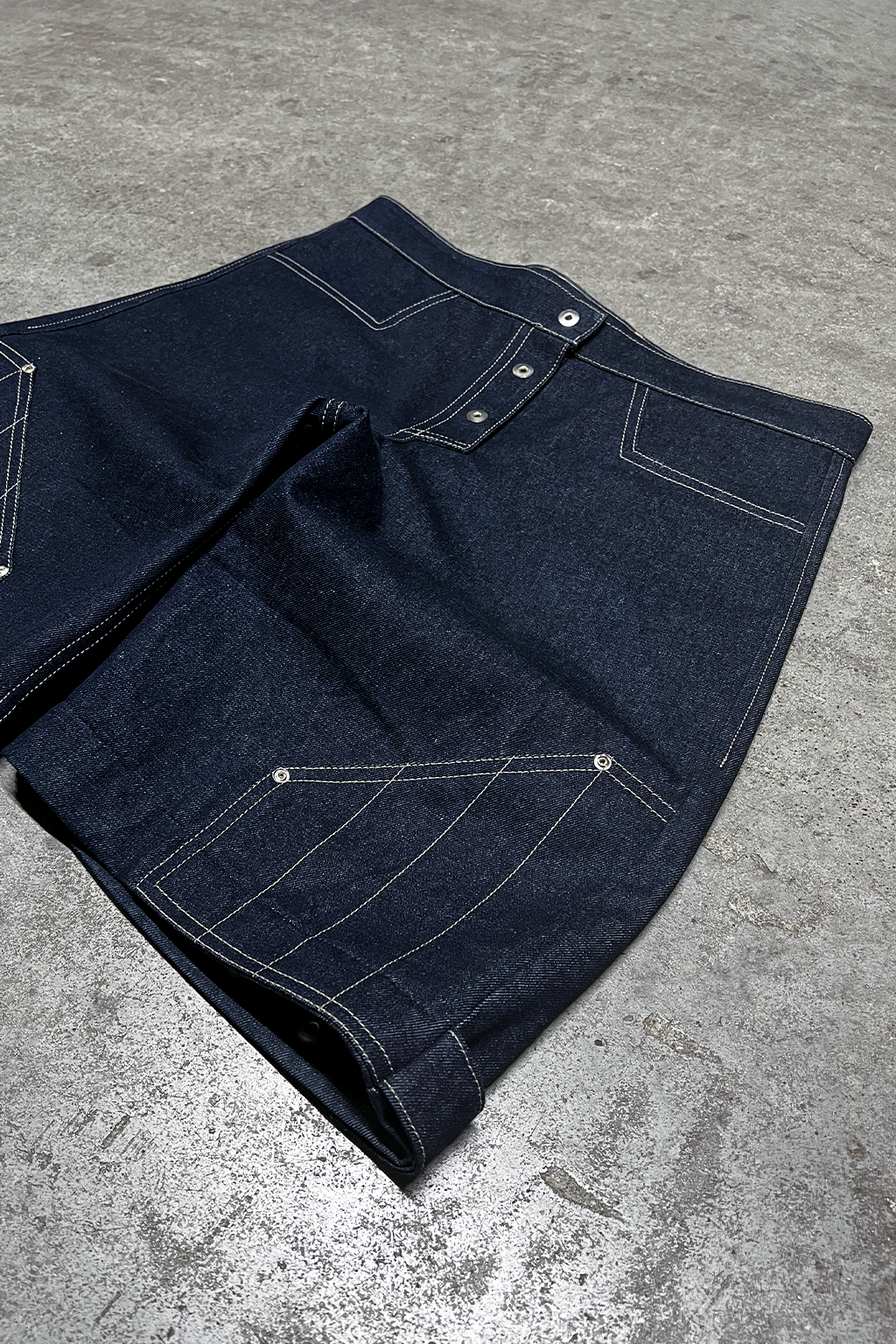 CARPENTER SHORT RAW DENIM