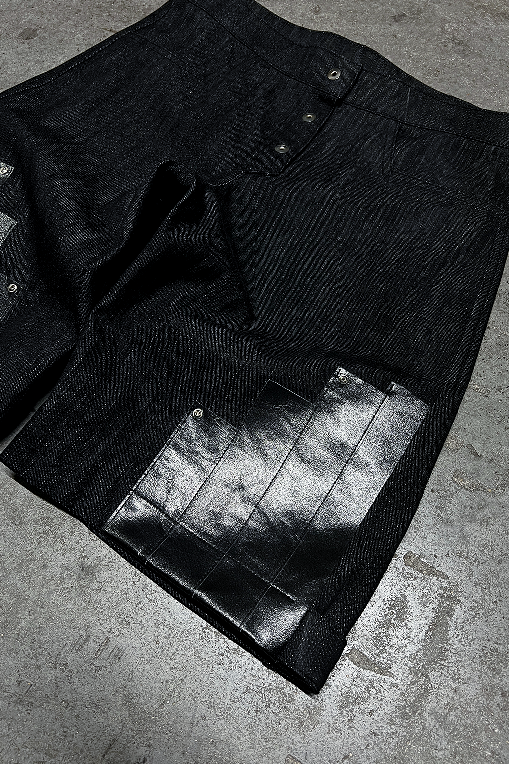 CARPENTER SHORT BLACK DENIM