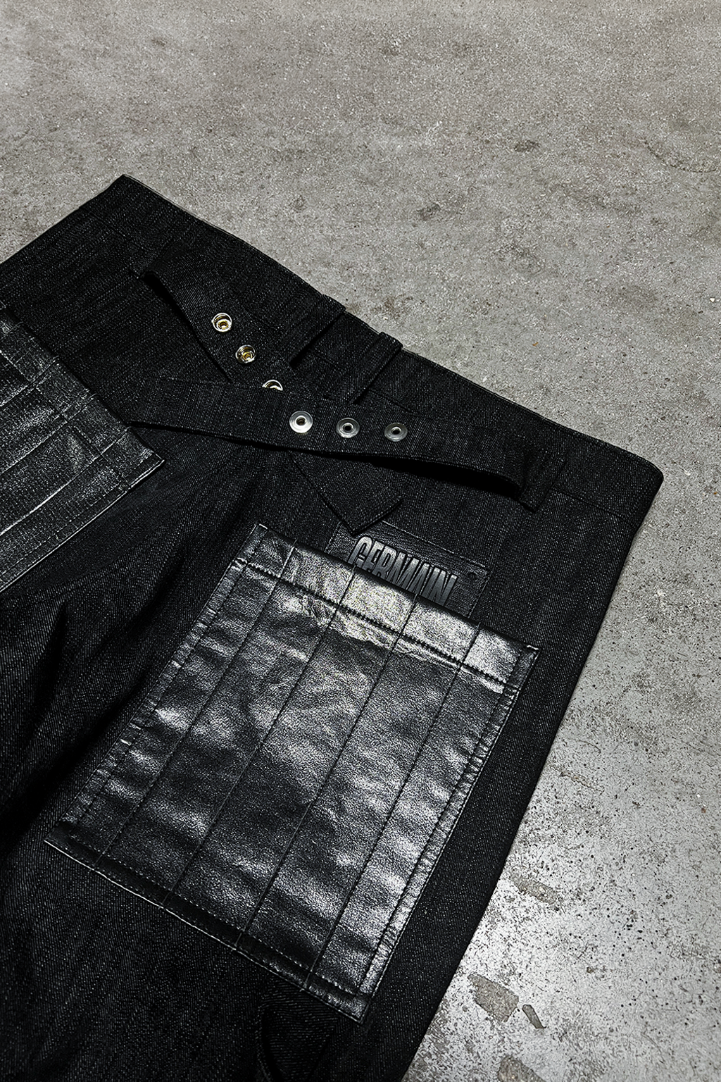 CARPENTER SHORT BLACK DENIM